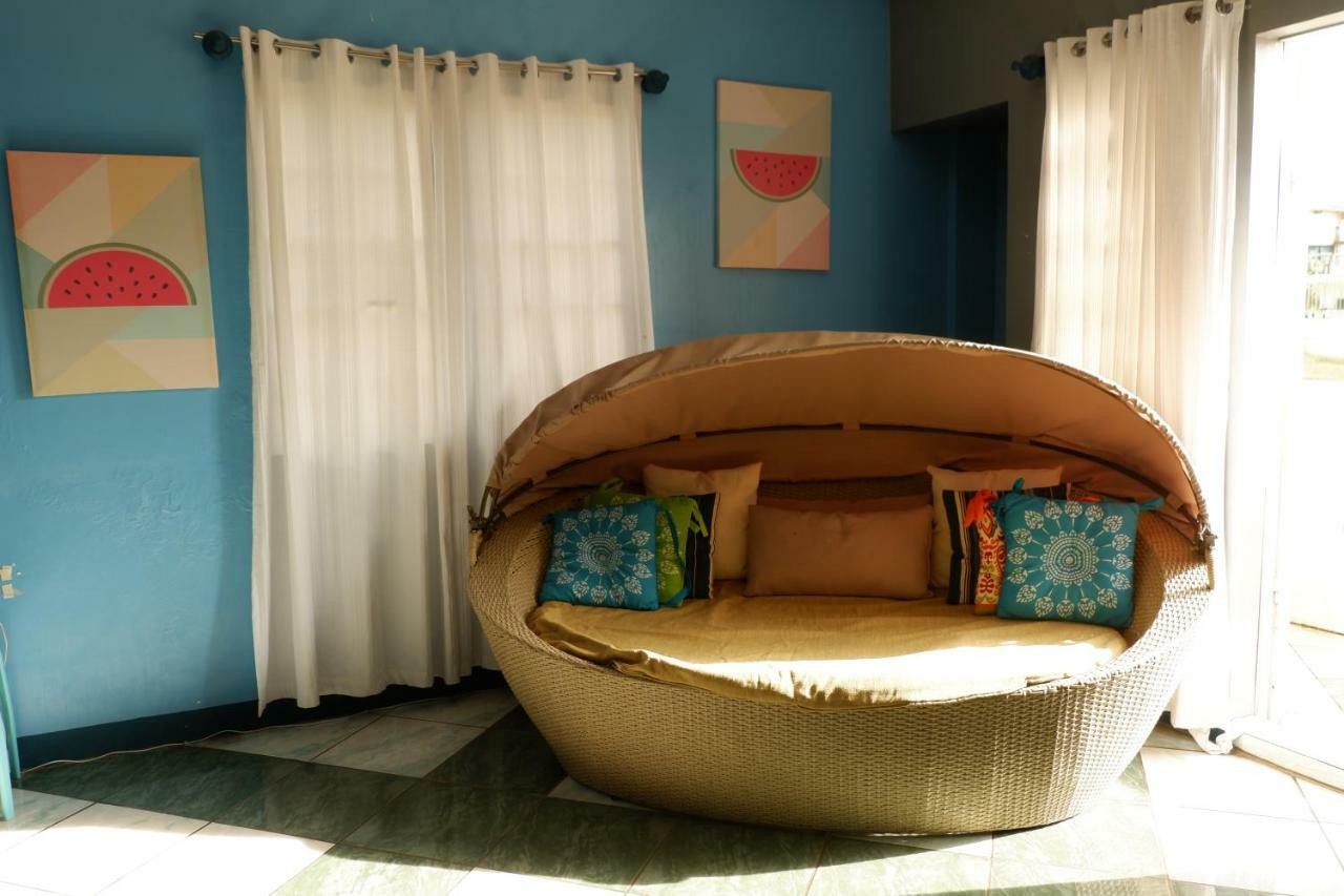 Tagaytay Modern Guesthouse - City Center Tagaytay City Екстериор снимка